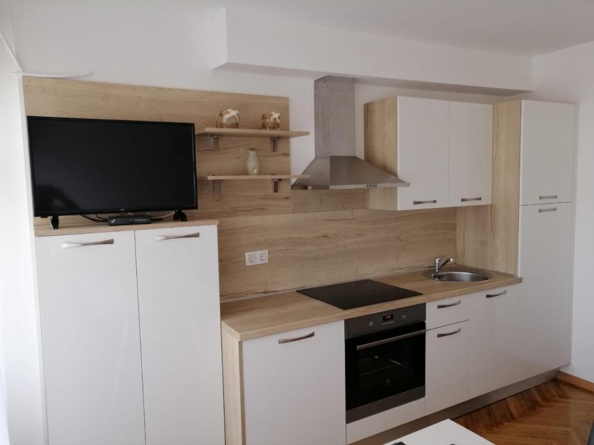 Apartments Leptiric Podstrana Kültér fotó